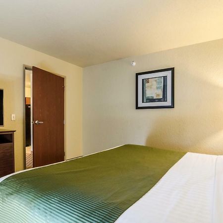 Cobblestone Inn And Suites - Eaton Exterior photo
