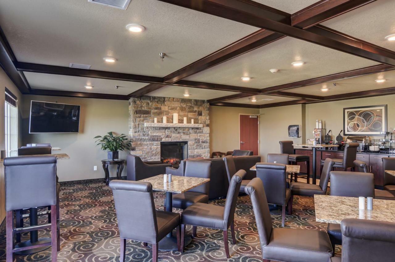 Cobblestone Inn And Suites - Eaton Exterior photo